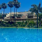 Stayatsas Marbella Luxury 2 Bedroom Apartment, 80 M2 Private Terrace, Huge Pools, Private Parking Walk To Beach & Puerto Banus Daire