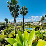 Daire Stayatsas Marbella Luxury 2 Bedroom Apartment, 80 M2 Private Terrace, Huge Pools, Private Parking Walk To Beach & Puerto Banus *