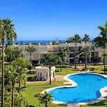 Stayatsas Luxury 2 Bedroom Apartment, 80 M2 Private Terrace, Huge Pools, Private Parking Walk To & Puerto Banus Apartment
