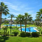 Stayatsas Luxury 2 Bedroom Apartment, 80 M2 Private Terrace, Huge Pools, Private Parking Walk To & Puerto Banus Apartment