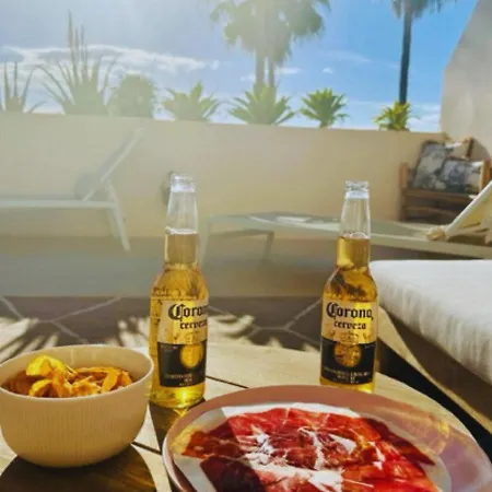 Stayatsas Luxe App Vlakbij Strand, 80 M2 Terras, Grote Zwembaden 公寓 马尔韦利亚