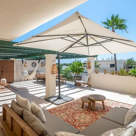 Daire Stayatsas Marbella Luxury 2 Bedroom Apartment, 80 M2 Private Terrace, Huge Pools, Private Parking Walk To Beach & Puerto Banus Marbella