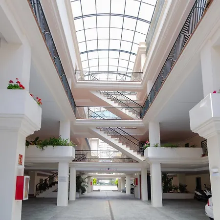 Stayatsas Luxury 80 M2 Terrace, Pools & Parking *
