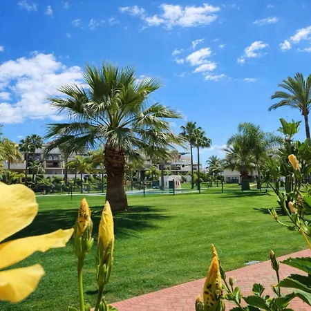 Stayatsas Luxury 80 M2 Terrace, Pools & Parking Apartment *